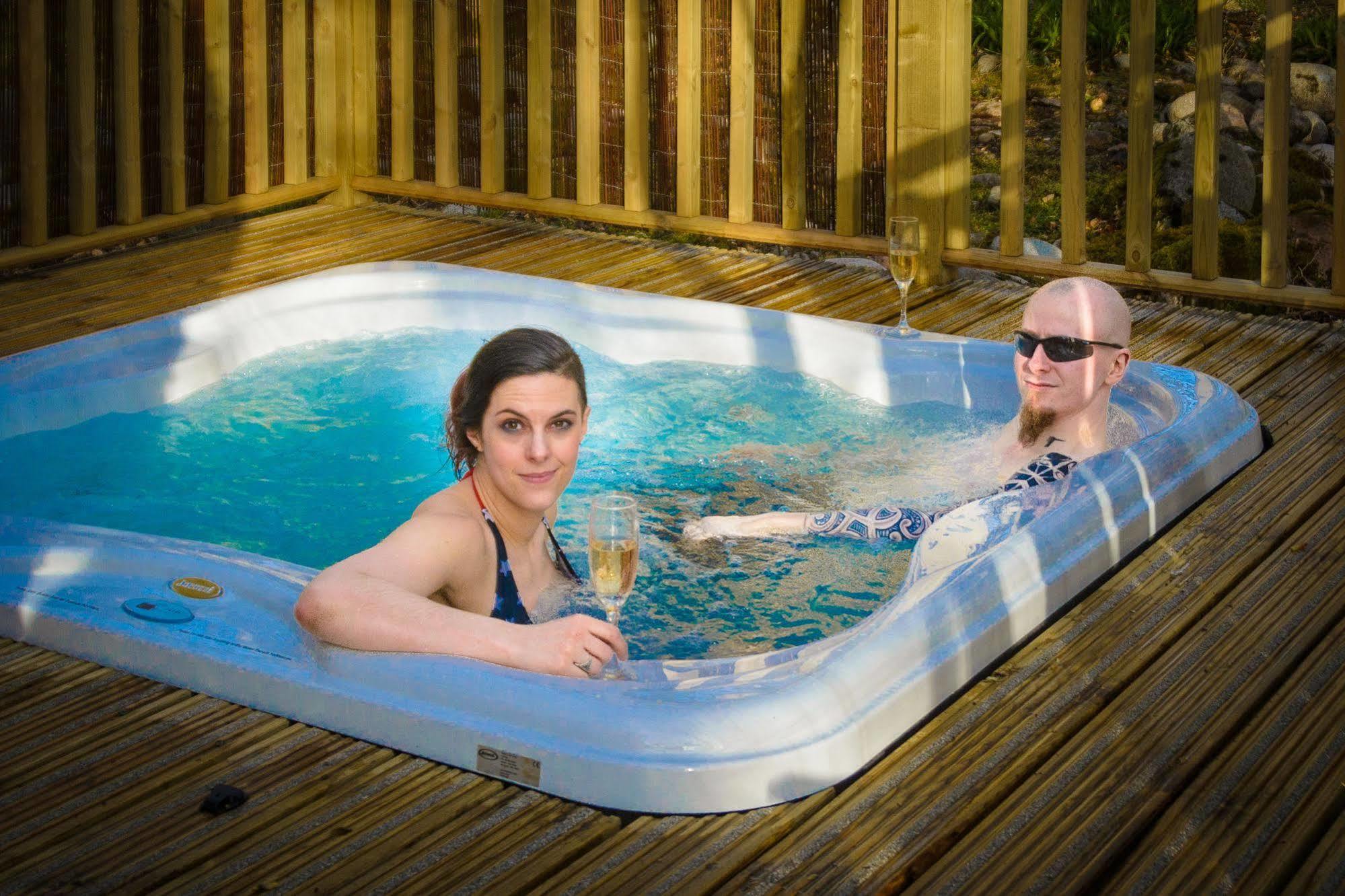 Riverbeds Lodges With Hot Tubs Onich Exterior foto